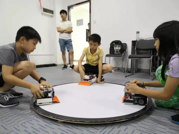 走向胜利，202颗明日之星云集童程童美RoboRAVE国际大赛暑期特训营！