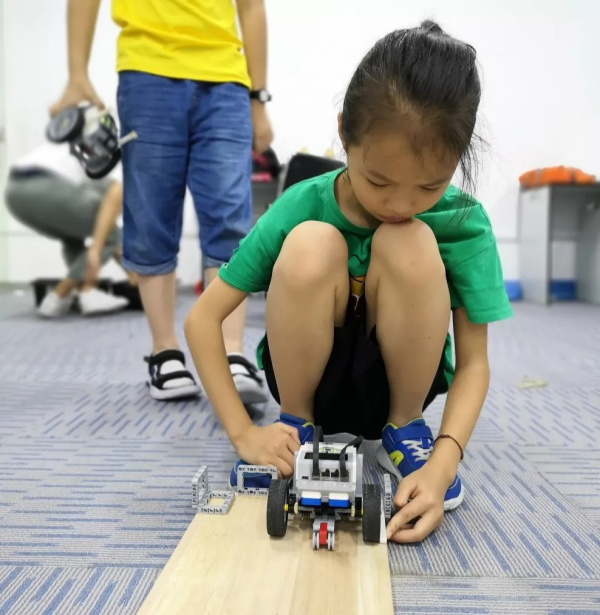 走向胜利，202颗明日之星云集童程童美RoboRAVE国际大赛暑期特训营！