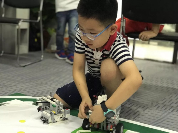 走向胜利，202颗明日之星云集童程童美RoboRAVE国际大赛暑期特训营！