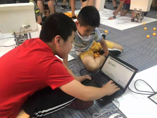 走向胜利，202颗明日之星云集童程童美RoboRAVE国际大赛暑期特训营！