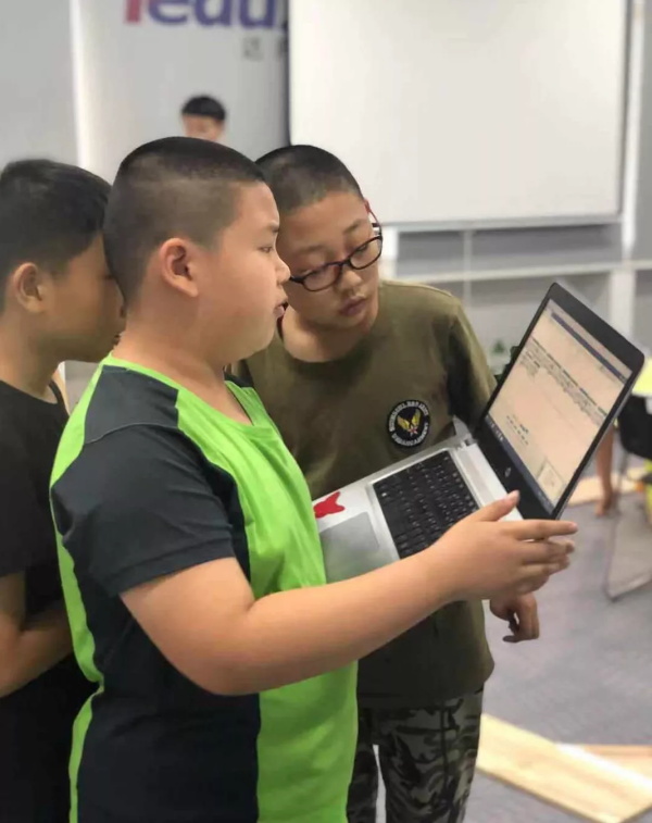 走向胜利，202颗明日之星云集童程童美RoboRAVE国际大赛暑期特训营！