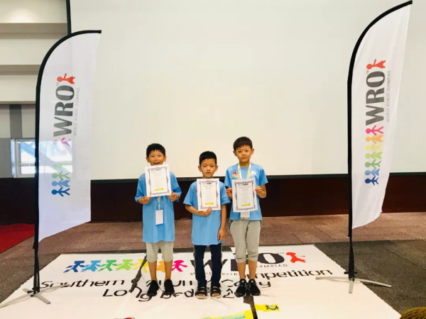 逐梦前行，载誉而归：童程童美队包揽2019WRO南加州赛冠亚军！