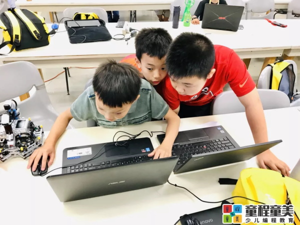 逐梦前行，载誉而归：童程童美队包揽2019WRO南加州赛冠亚军！