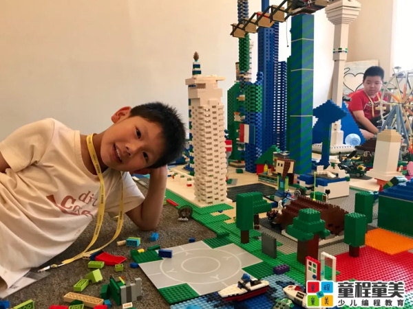 逐梦前行，载誉而归：童程童美队包揽2019WRO南加州赛冠亚军！