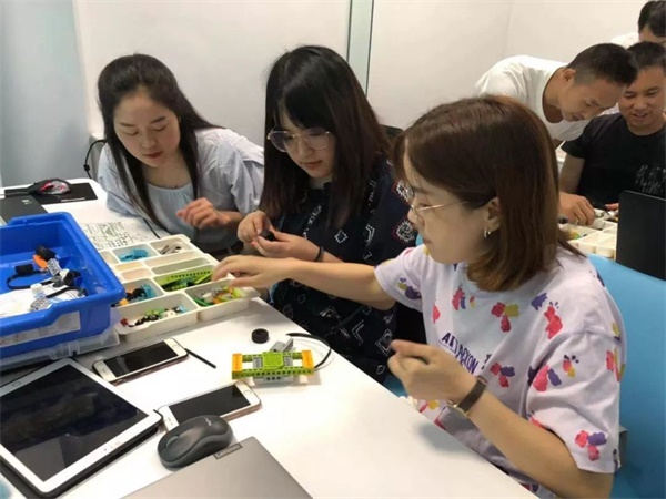 公益助学 | 童程童美发挥编程教学优势，推动中国教育资源均衡发展 