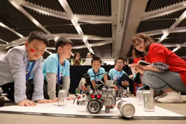直通国际赛—Botball国际教育机器人大会中学组童程童美专场报名启动！