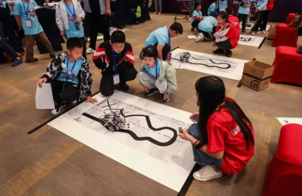 直通国际赛—Botball国际教育机器人大会中学组童程童美专场报名启动！