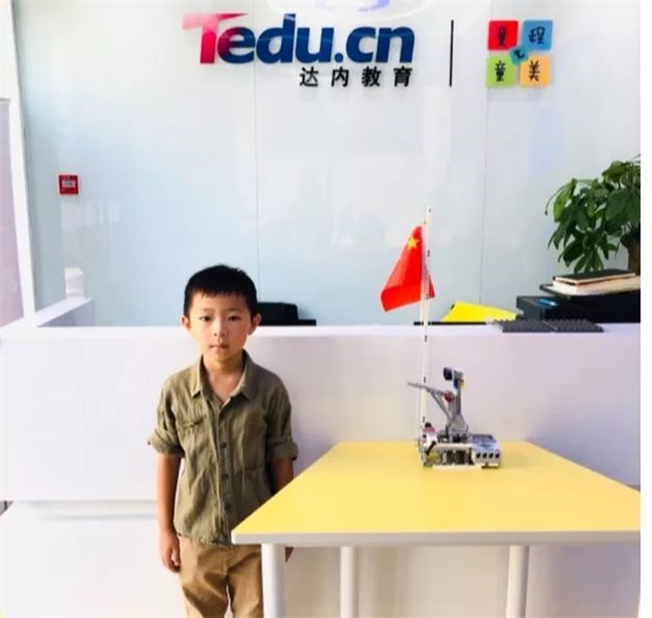 童程童美学员再登CCTV，变身央视小记者直击2019Botball世界机器人大会·中国分会现场 